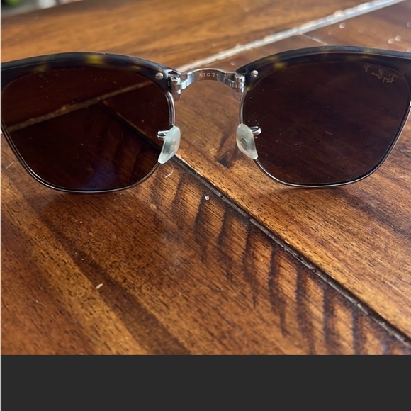 Polarized - Picture 3 of 5